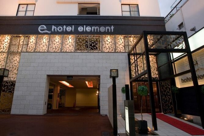 HOTEL ELEMENT